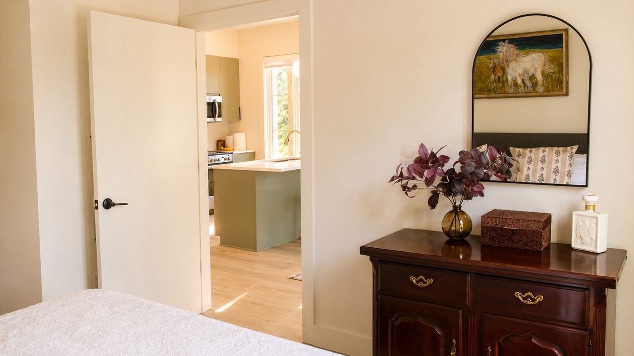Photo of Bedroom in Metropolitan