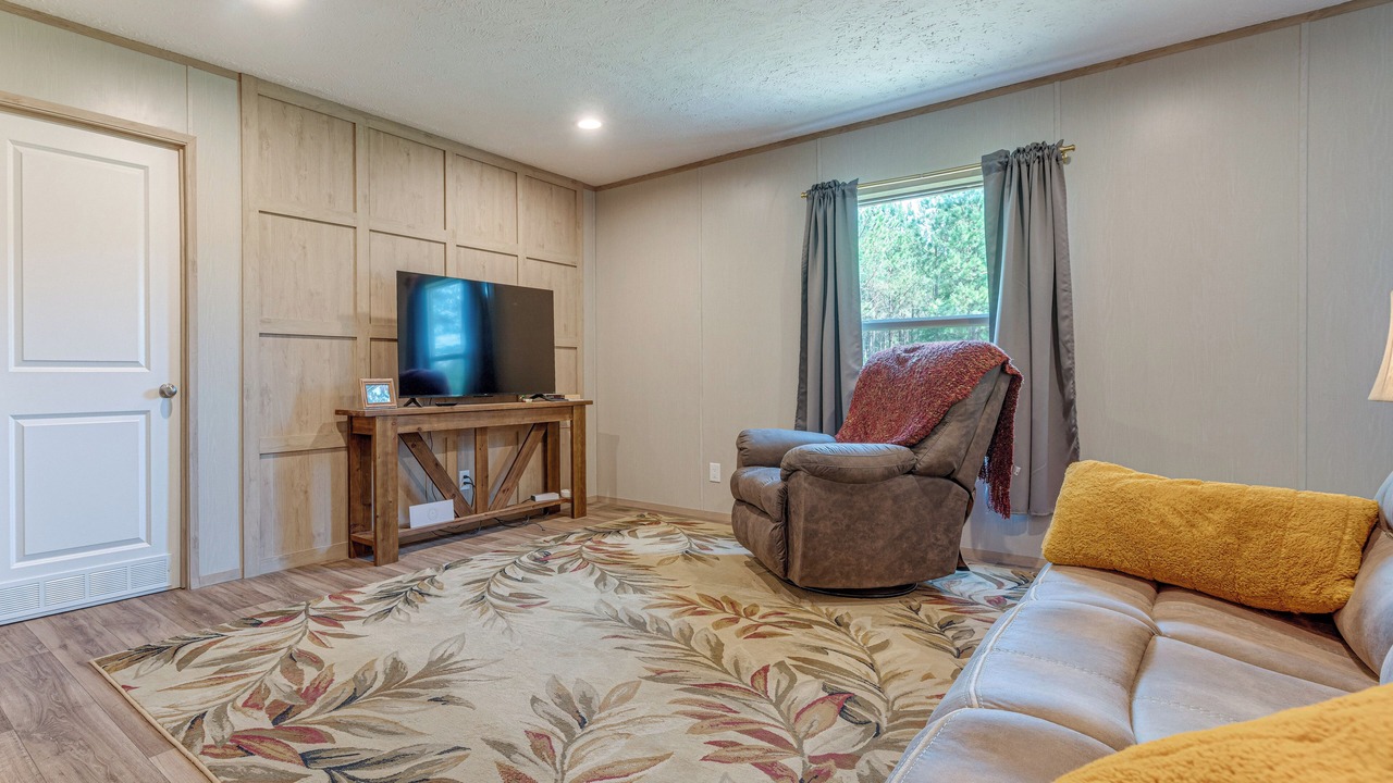 Photo of Livingroom in Scottsburg