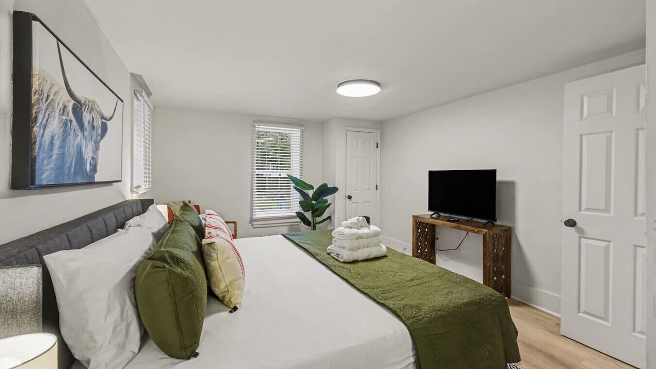 Photo of Bedroom in Hanahan