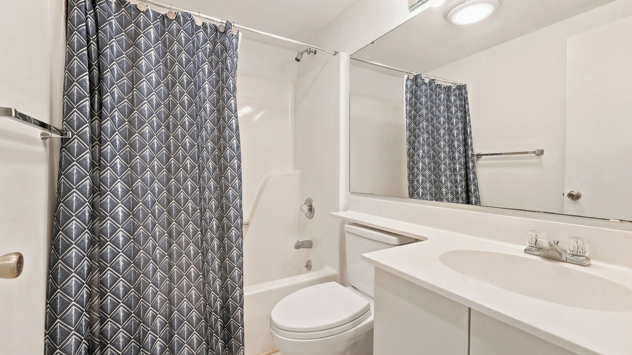 Photo of Bathroom in Debordieu Colony