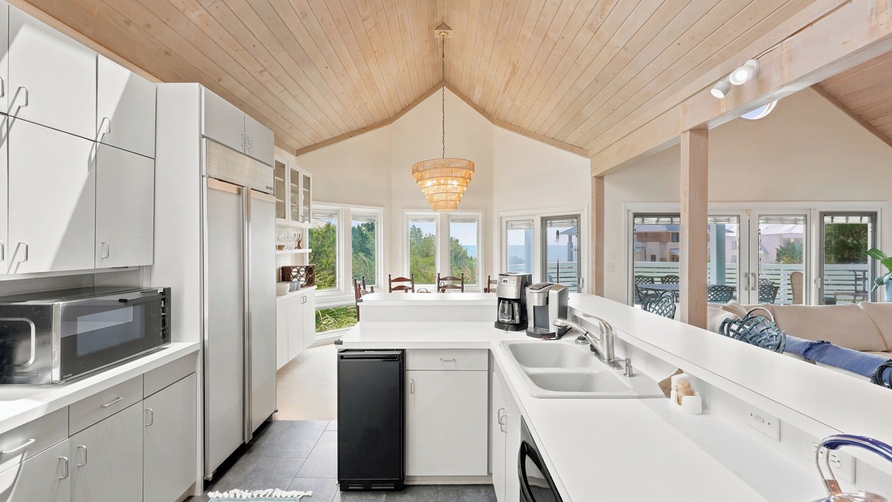 Photo of Kitchen in Debordieu Colony