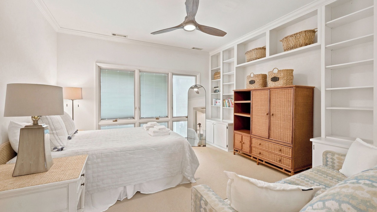 Photo of Bedroom in Debordieu Colony