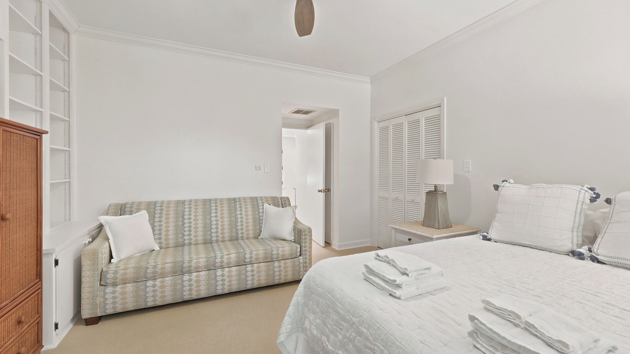 Photo of Bedroom in Debordieu Colony