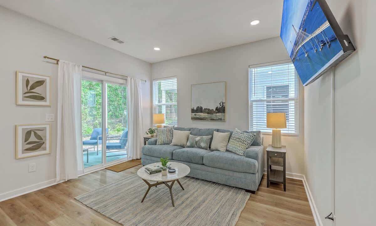 Photo of Livingroom in Hanahan