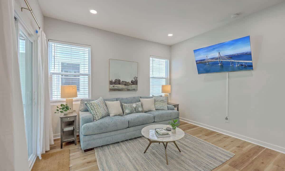 Photo of Livingroom in Hanahan