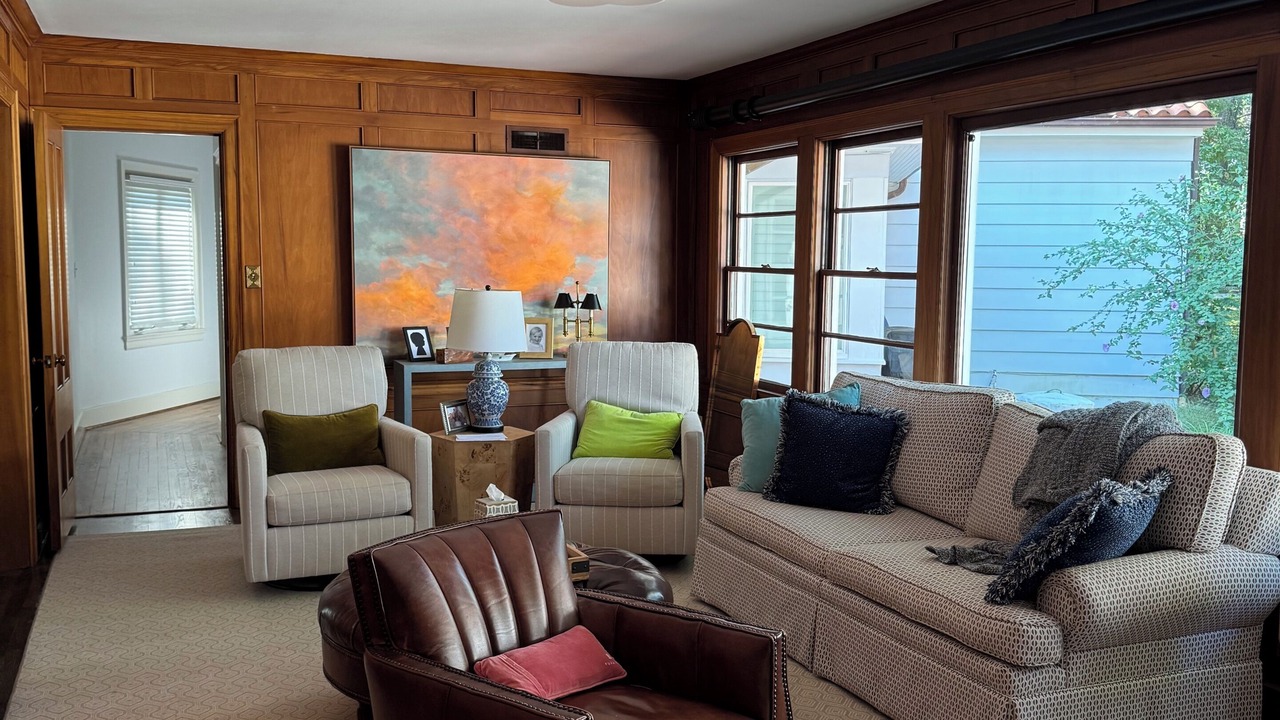 Photo of Livingroom in Burlington