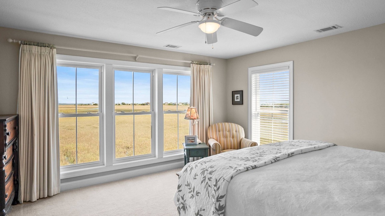 Photo of Bedroom in Oceanmarsh Subdivision