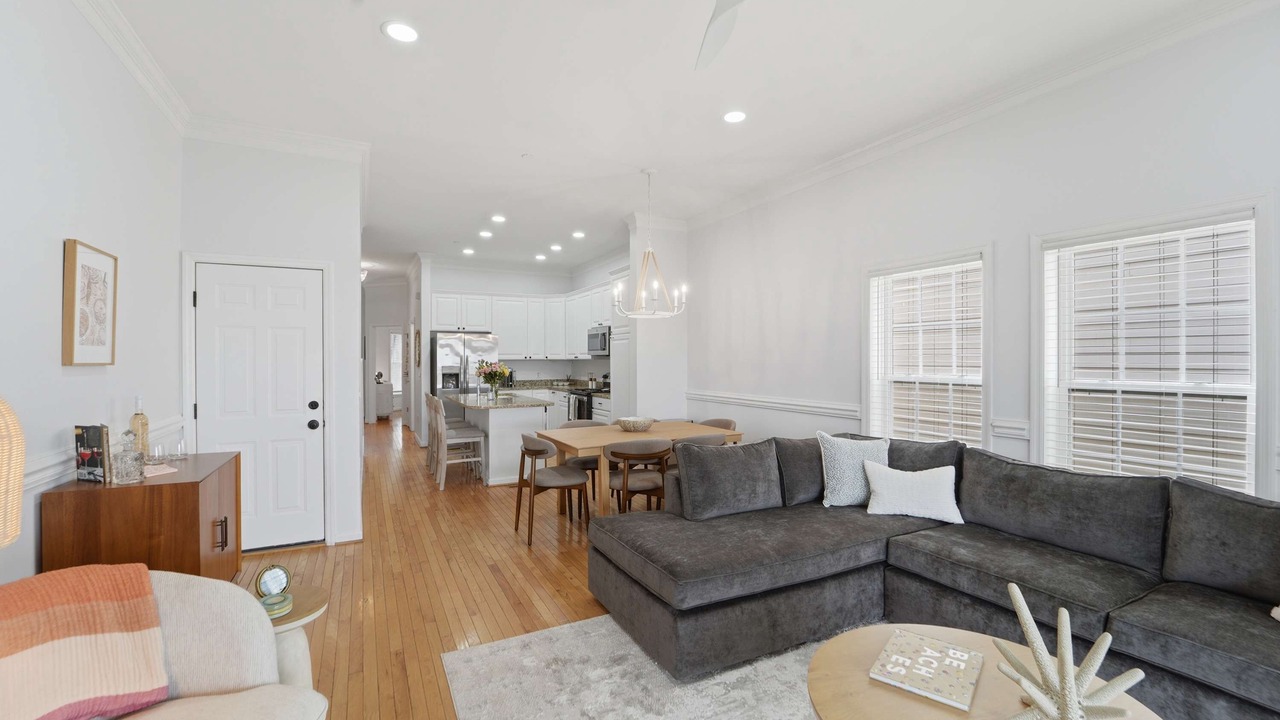 Photo of Livingroom in Waters Edge