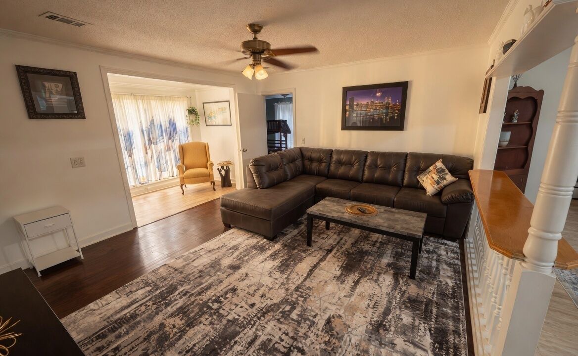 Photo of Livingroom in Cayce