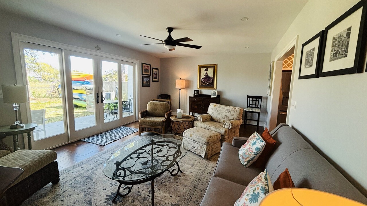 Photo of Livingroom in Charleston