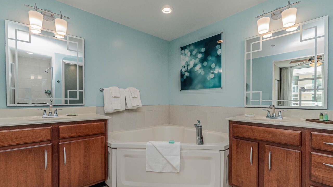 Photo of Bathroom in Ocean Drive