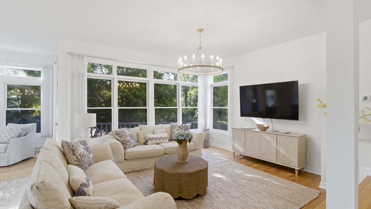 Photo of Livingroom in Pelican Bay