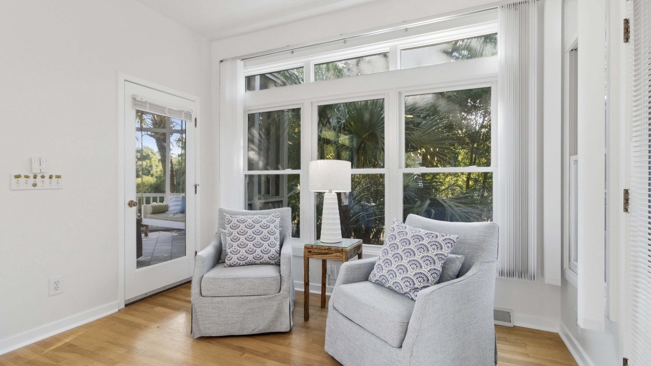 Photo of Livingroom in Pelican Bay