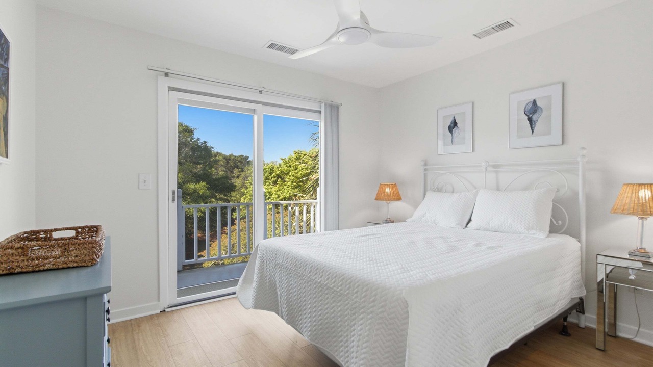 Photo of Bedroom in Pelican Bay