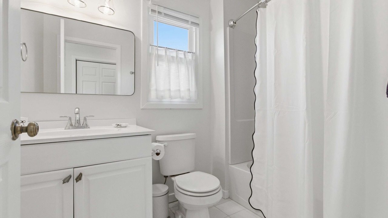 Photo of Bathroom in Pelican Bay