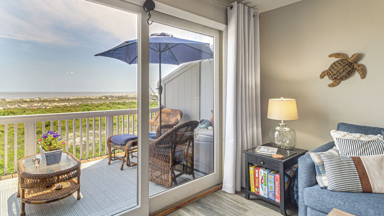 Photo of Livingroom in Oceanmarsh Subdivision