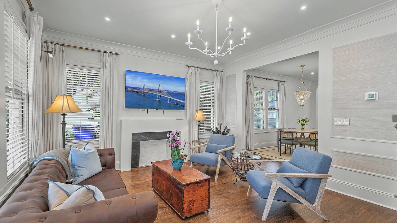 Photo of Livingroom in Harleston Village