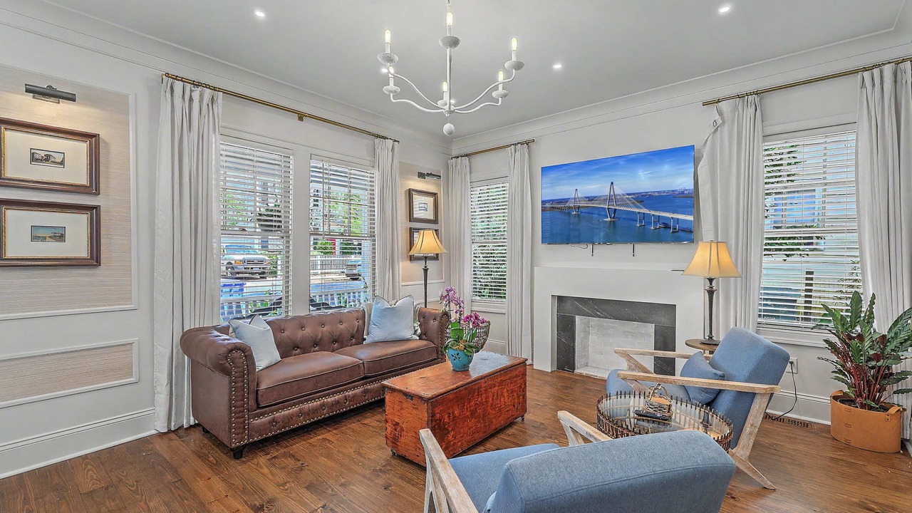 Photo of Livingroom in Harleston Village