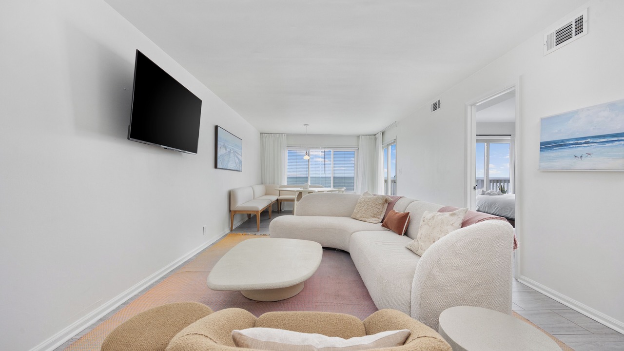 Photo of Livingroom in Ocean Drive