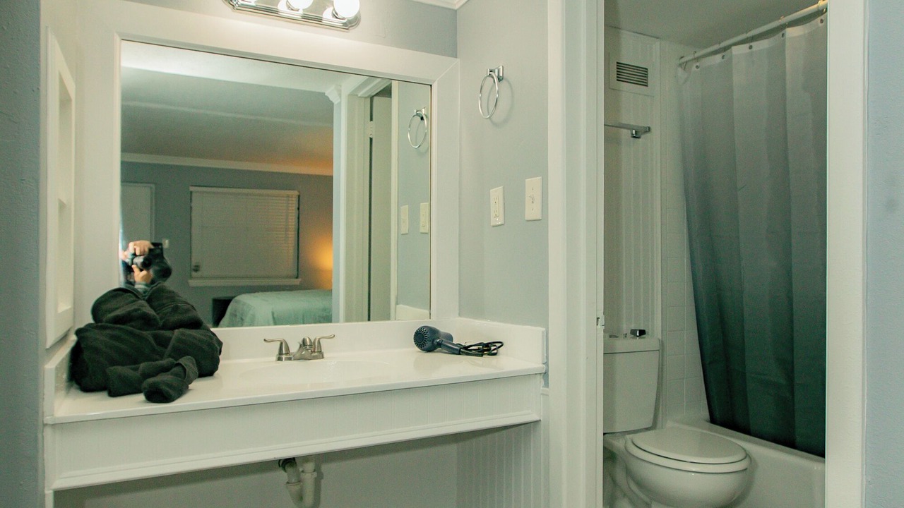 Photo of Bathroom in Sheffield Park