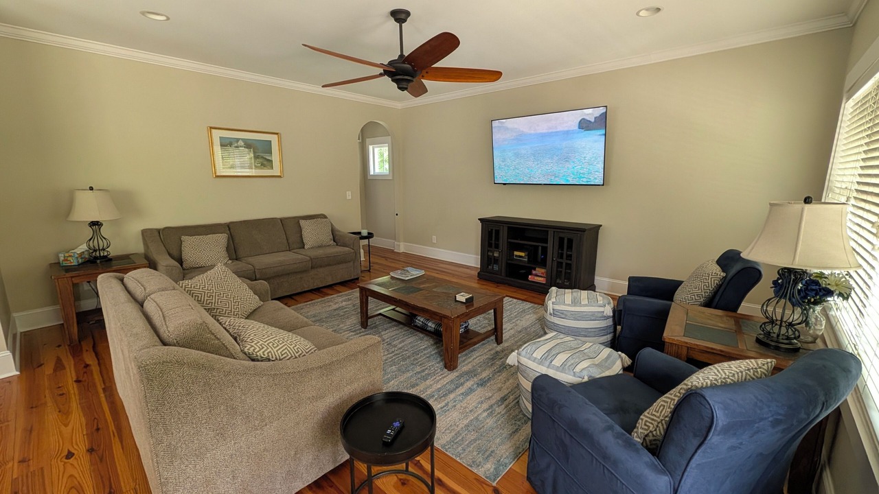 Photo of Livingroom in North Litchfield Beach