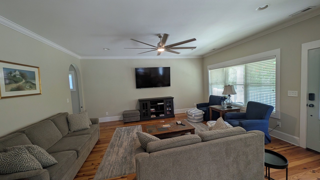 Photo of Livingroom in North Litchfield Beach
