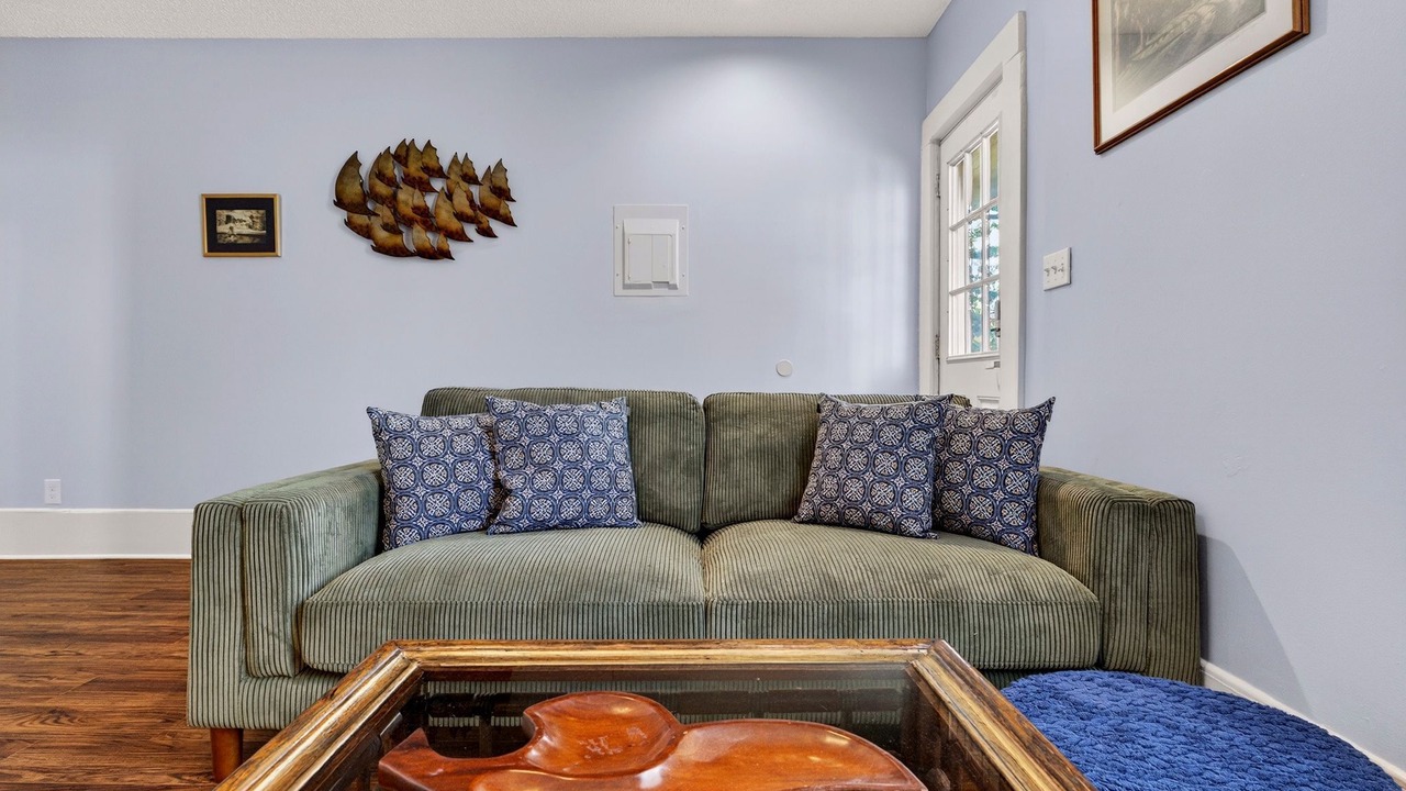 Photo of Livingroom in Beach Institute