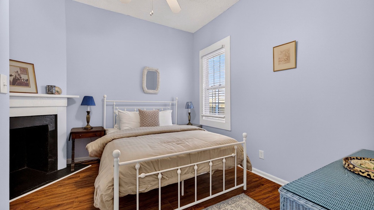Photo of Bedroom in Beach Institute