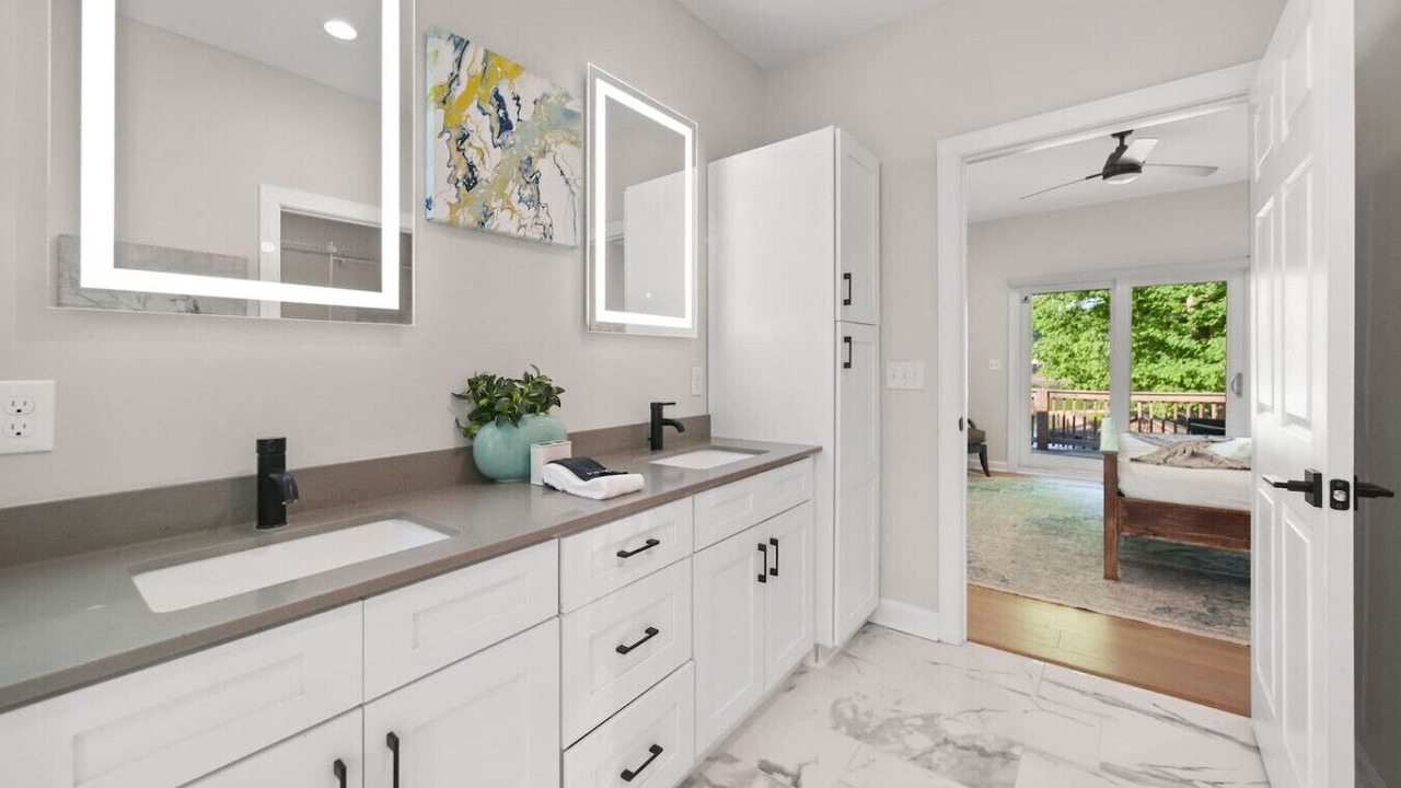 Photo of Bathroom in Bowling Green