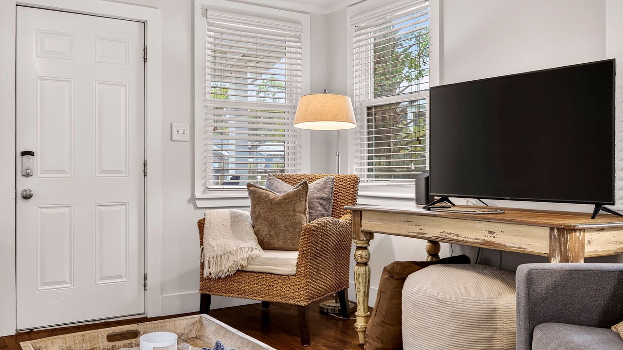 Photo of Livingroom in Savannah Beach