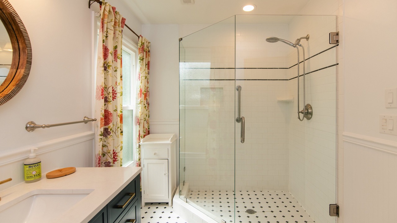 Photo of Bathroom in Oak Grove