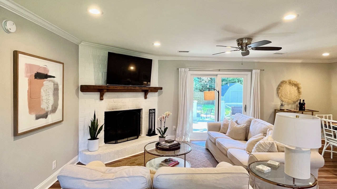 Photo of Livingroom in Mount Pleasant