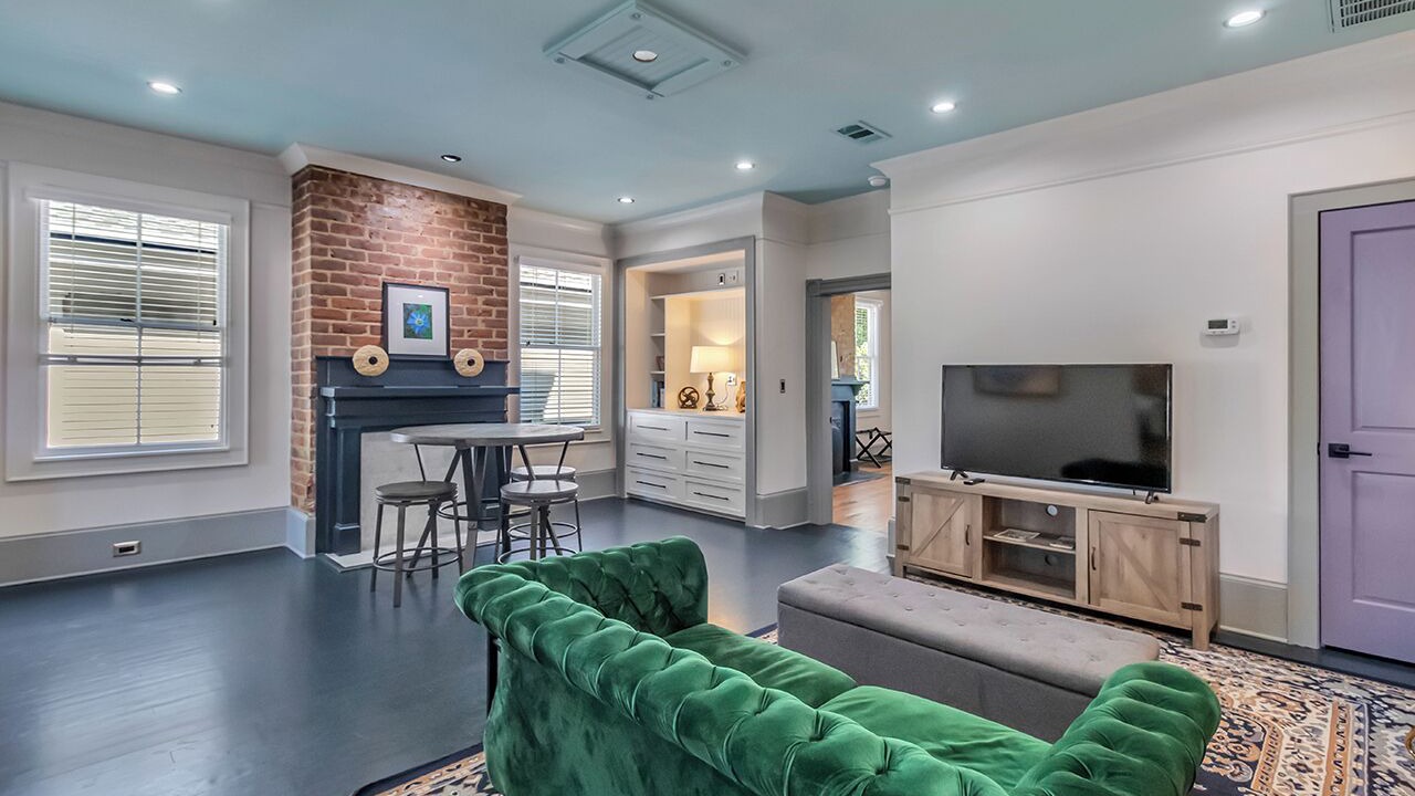 Photo of Livingroom in Savannah Victorian District