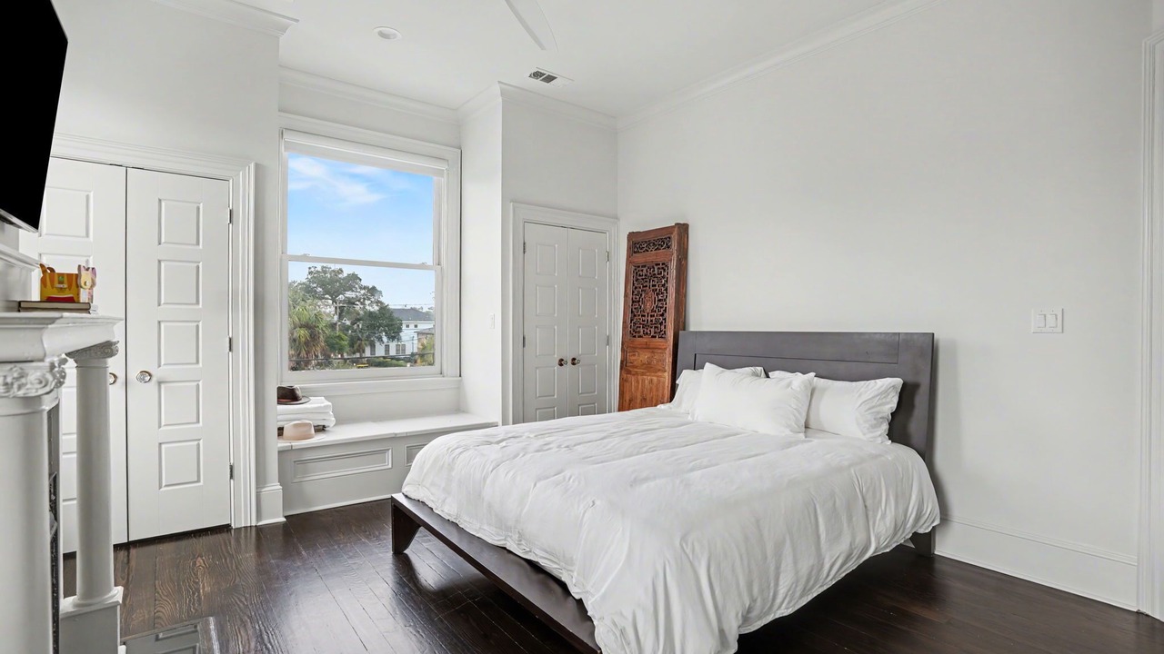 Photo of Bedroom in Metropolitan