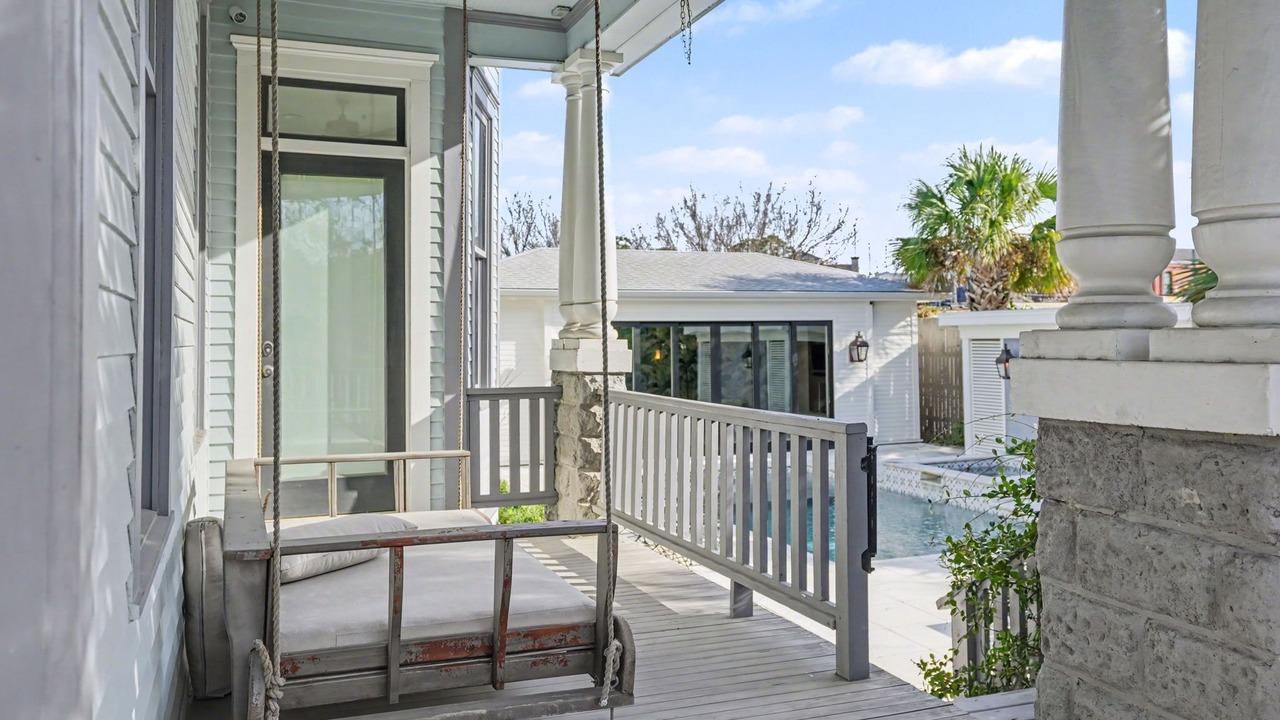 Photo of Patio Balcony in Metropolitan