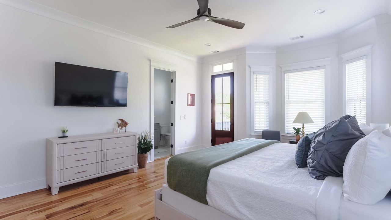 Photo of Bedroom in Metropolitan