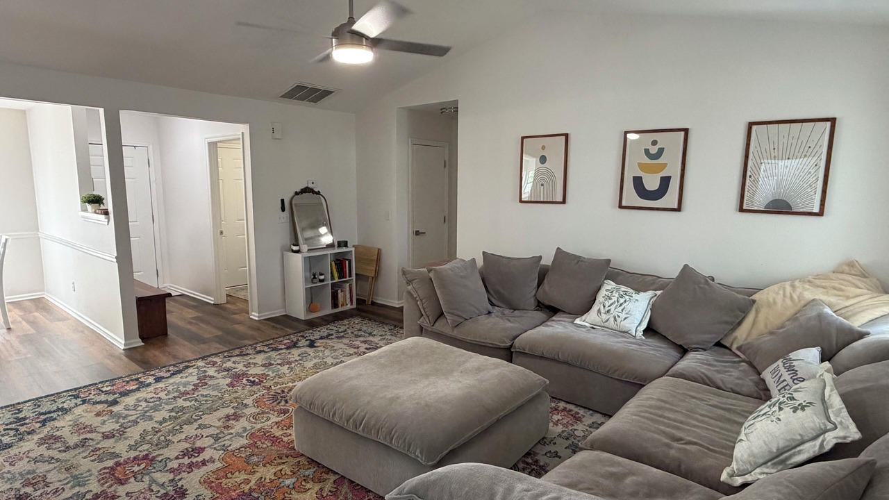 Photo of Livingroom in North Charleston