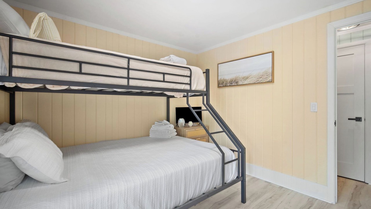Photo of Bedroom in Blue Heron Lake