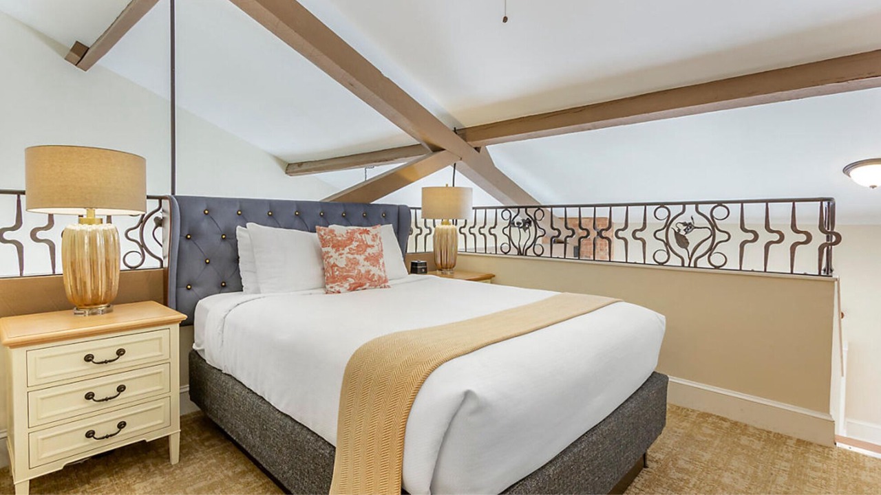 Photo of Bedroom in Charleston Historic District