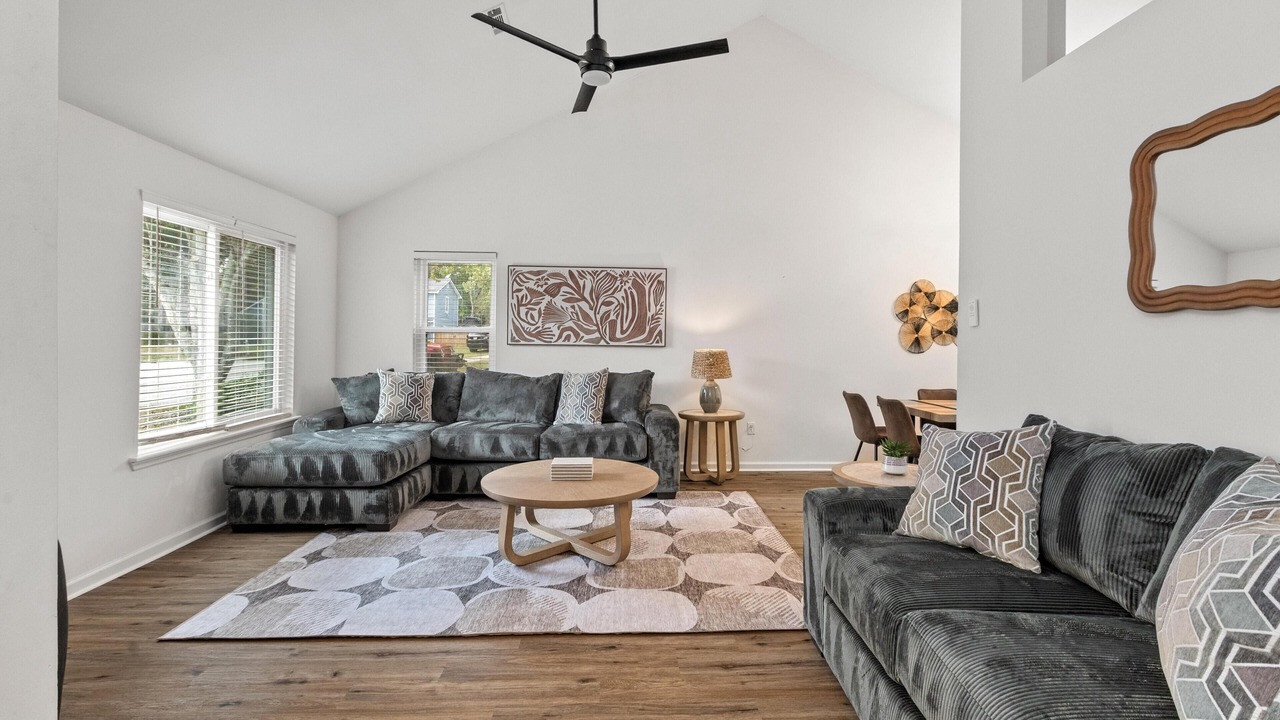 Photo of Livingroom in Mount Pleasant