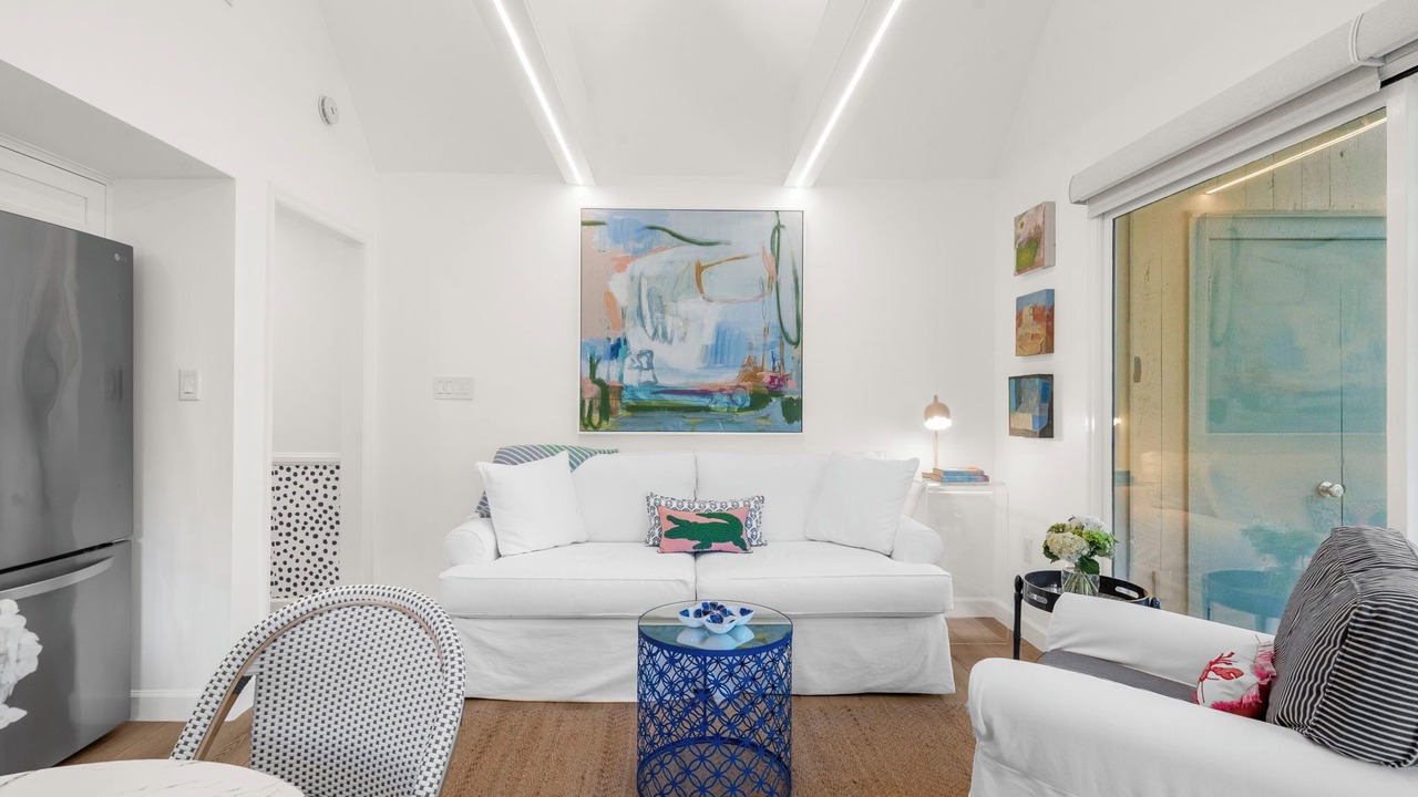 Photo of Livingroom in West Beach Village