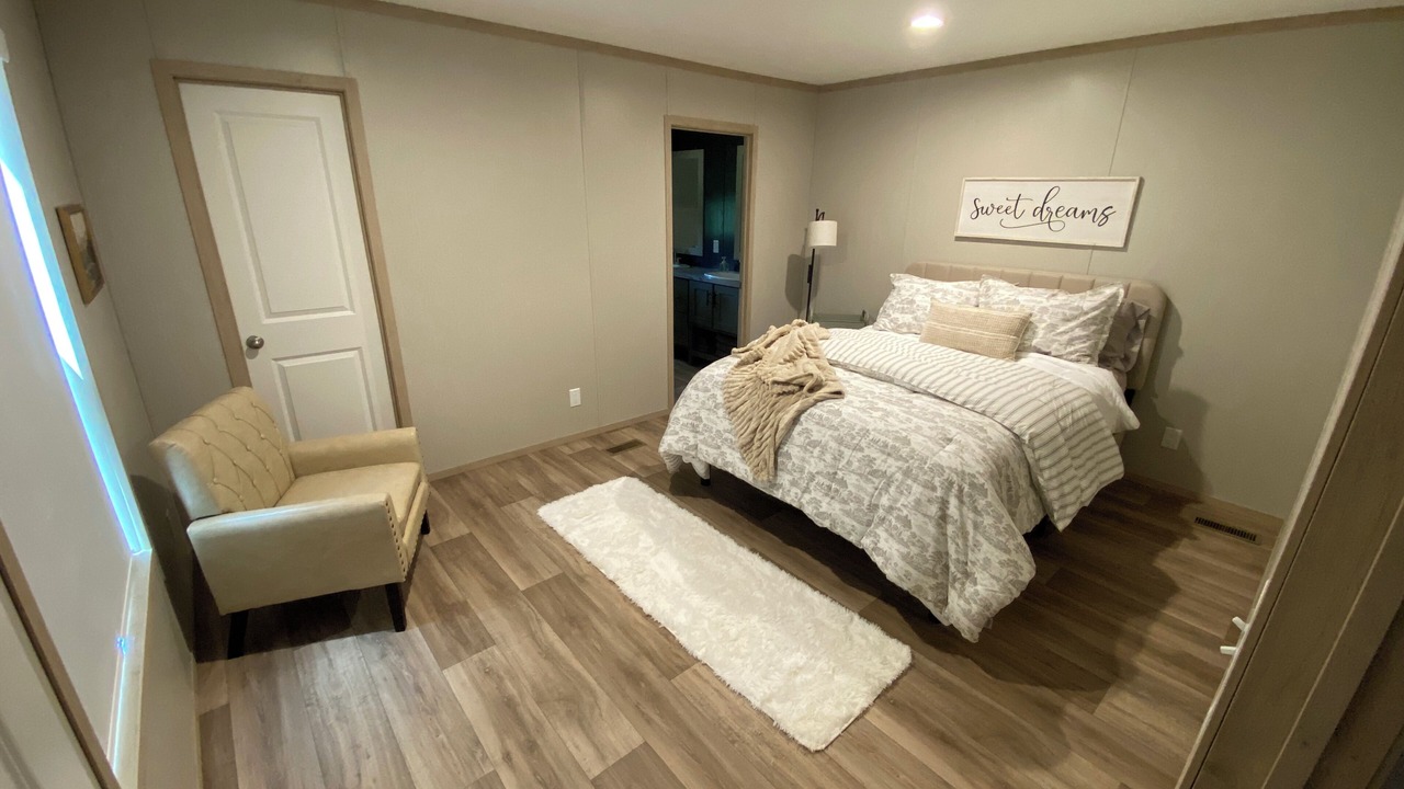 Photo of Bedroom in Southmont