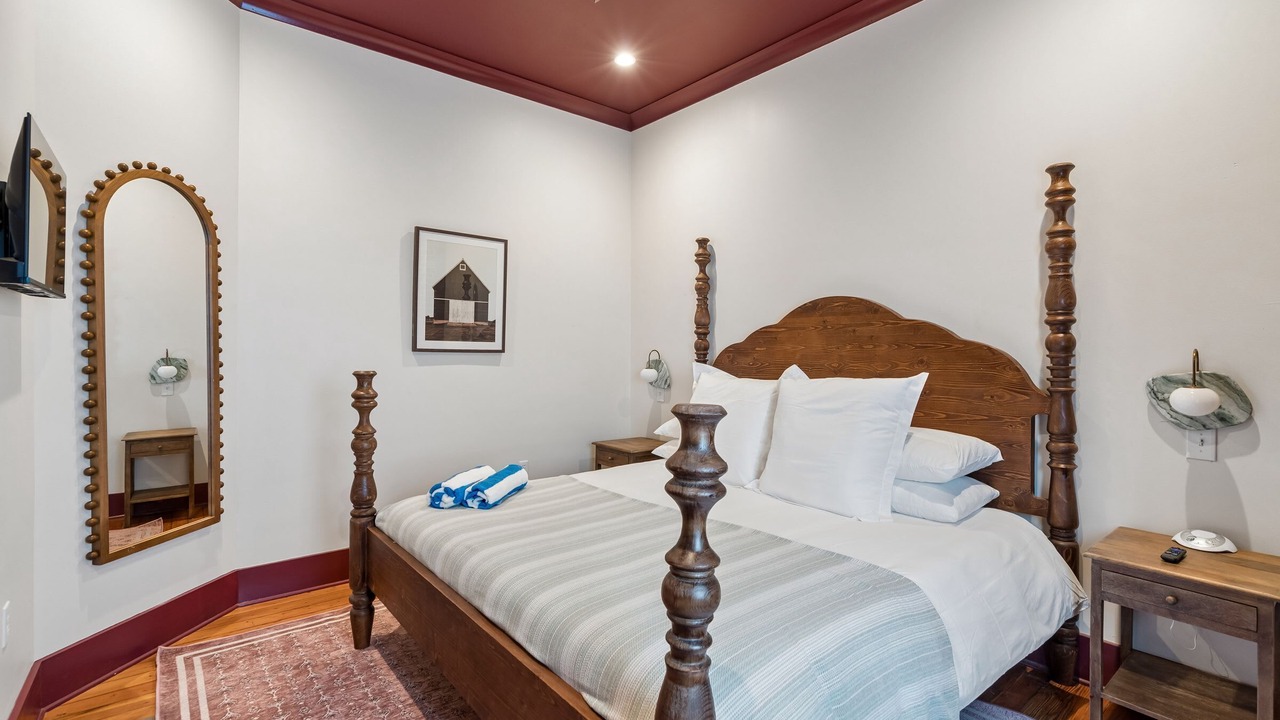 Photo of Bedroom in Charleston Historic District