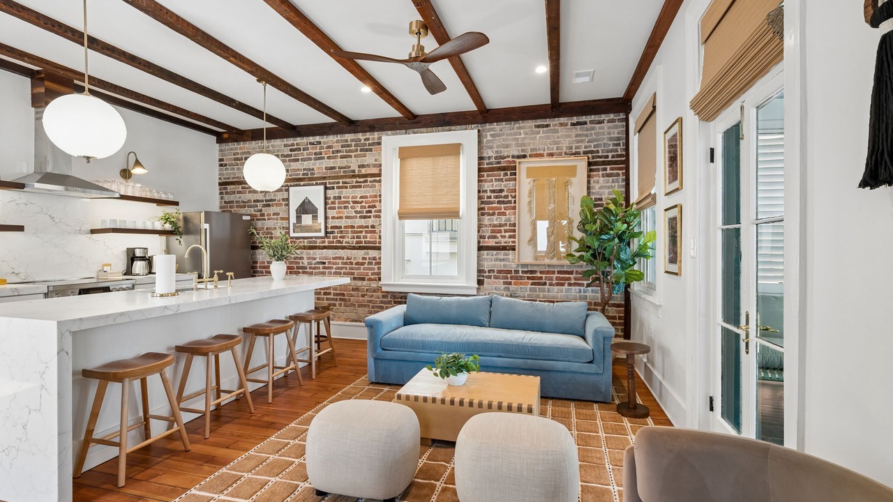 Photo of Livingroom in Charleston Historic District