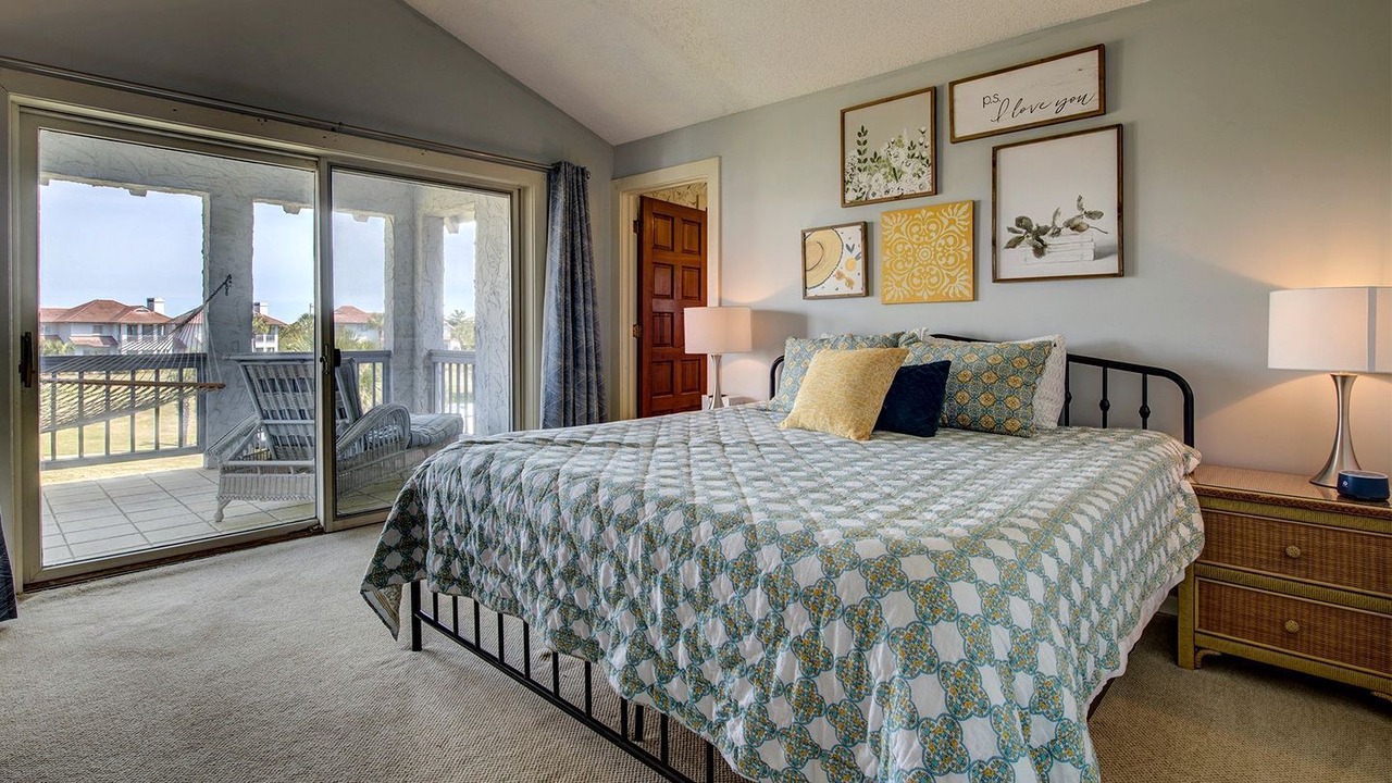Photo of Bedroom in Debordieu Colony