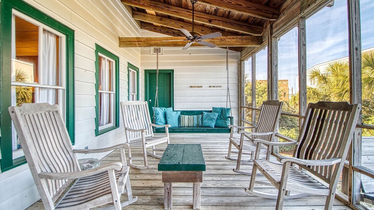 Photo of Patio Balcony in Debordieu Colony
