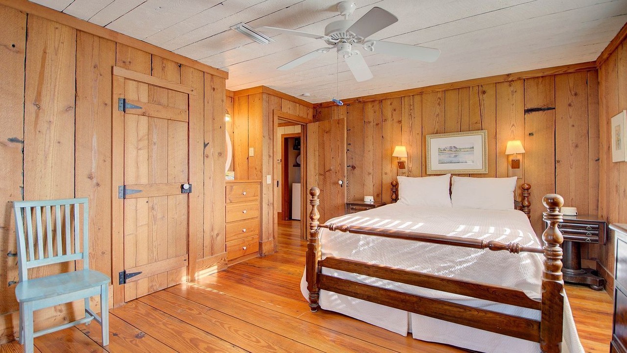 Photo of Bedroom in Debordieu Colony