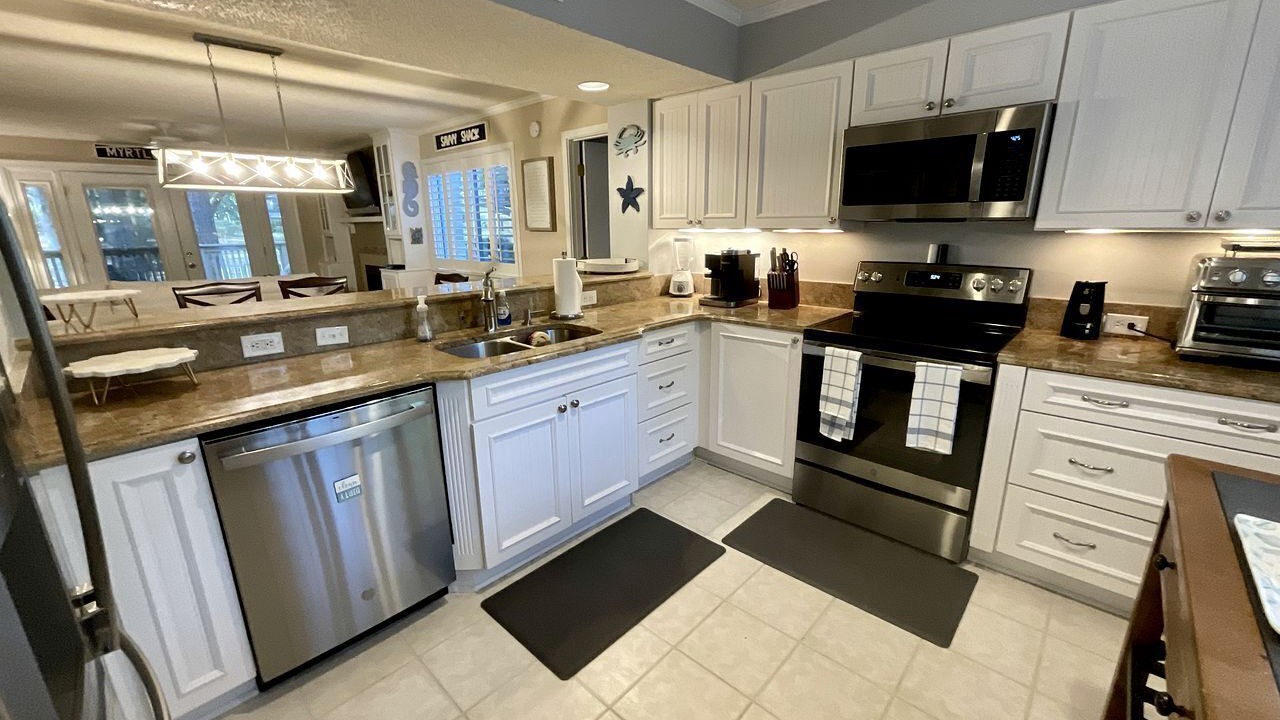 Photo of Kitchen in Arcadian Shores