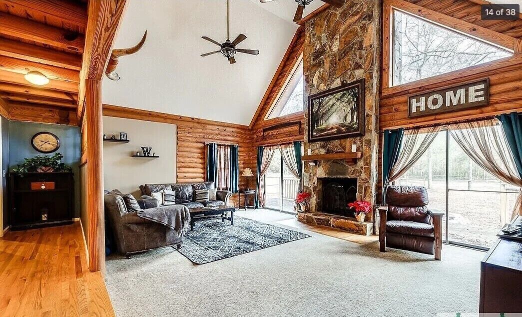 Photo of Livingroom in Eden