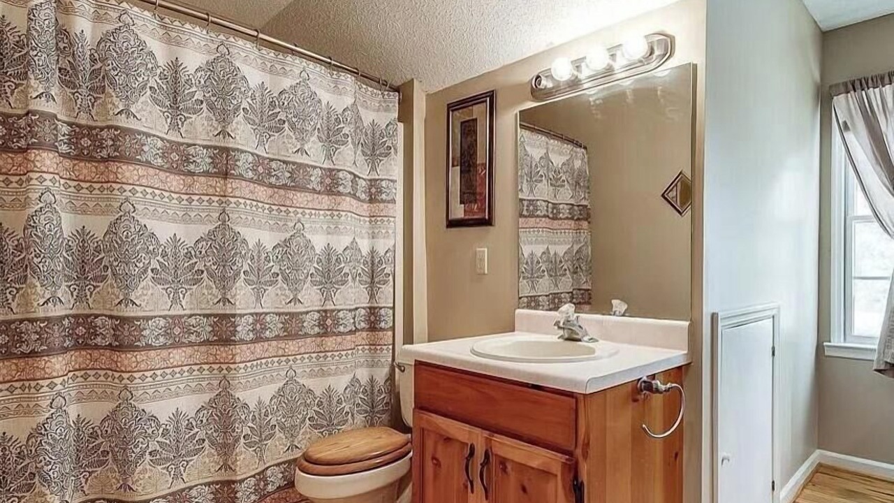 Photo of Bathroom in Eden
